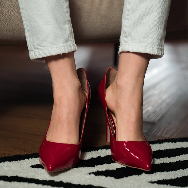 Loose-fit Footwear